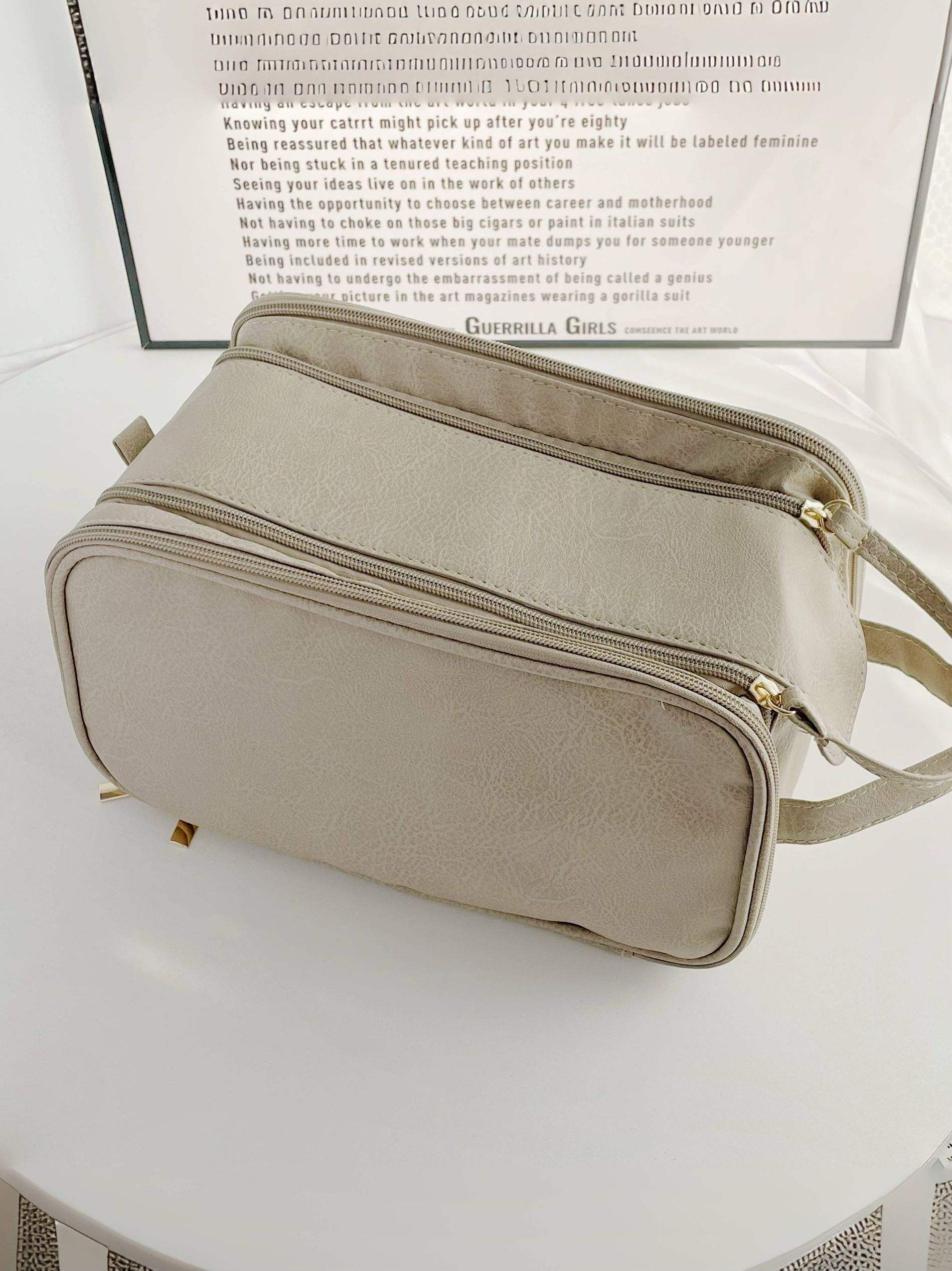 02 beige PU leather cosmetic organizer